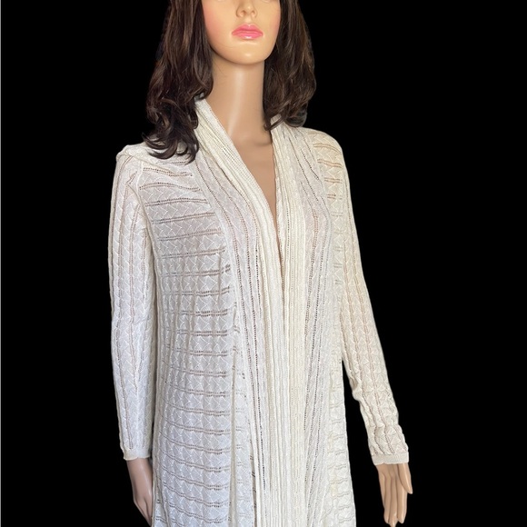 Alice & Olivia -ivory Eyelet Knit
Draped Neckline Sweater Sz (?) - Picture 14 of 16